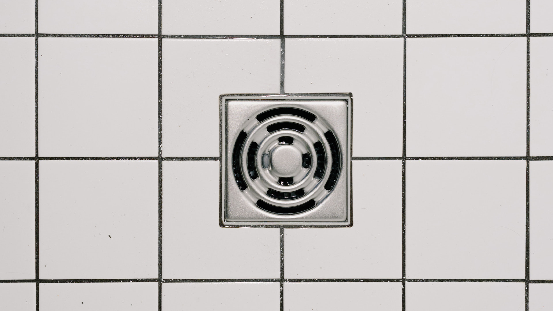 Every business owner in London knows how disruptive a blocked or poorly functioning drain can be. Not only does it lead to unsanitary conditions, but it can also lead to costly repairs if left unchecked. We're here to help you prevent that. Our team of cleaning specialists leverages industry-leading equipment and eco-friendly methods to provide comprehensive drain cleaning solutions tailored to your business needs.